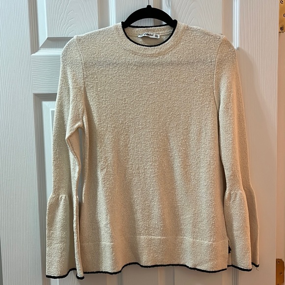 Zara Sweaters - Zara knit sweater